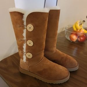 Women's UGG boots size 8